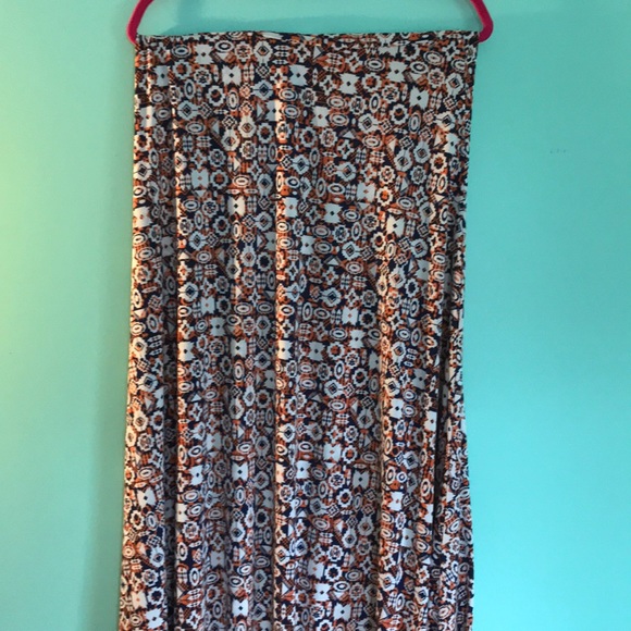 LuLaRoe Dresses & Skirts - Lularoe medium maxi skirt